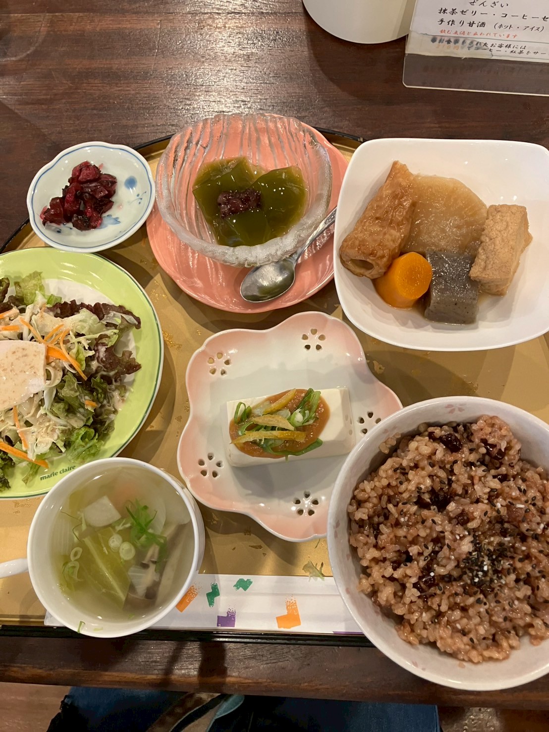 ツアーで楽しむ地元のランチ